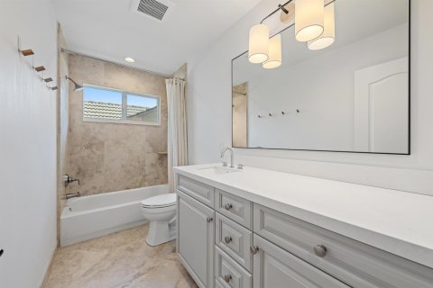 House in Palm Beach Gardens, Florida 4 bedrooms, 252.6 sq.m. № 2262198 - photo 15