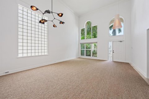 House in Palm Beach Gardens, Florida 4 bedrooms, 252.6 sq.m. № 2262198 - photo 5