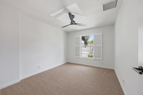 House in Palm Beach Gardens, Florida 4 bedrooms, 252.6 sq.m. № 2262198 - photo 13