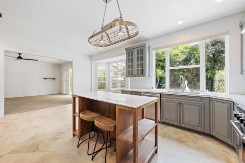 House in Palm Beach Gardens, Florida 4 bedrooms, 252.6 sq.m. № 2262198 - photo 8