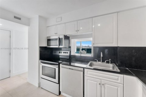 Condominio en venta en Miami Beach, Florida, 92.25 m2 № 2018006 - foto 21