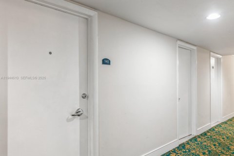 Condominio en venta en Miami Beach, Florida, 92.25 m2 № 2018006 - foto 24