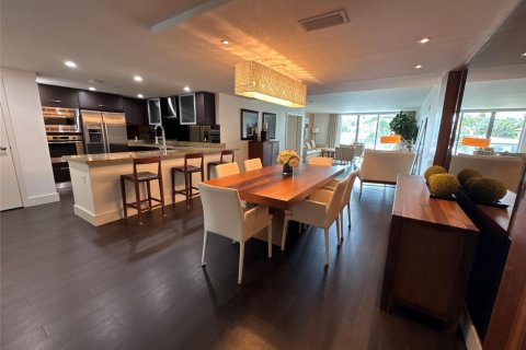 Condominio en venta en Bay Harbor Islands, Florida, 3 dormitorios, 236.62 m2 № 2175405 - foto 7