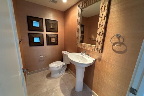 Condominio en venta en Bay Harbor Islands, Florida, 3 dormitorios, 236.62 m2 № 2175405 - foto 22