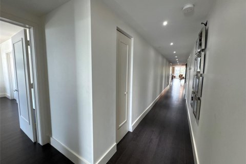 Condominio en venta en Bay Harbor Islands, Florida, 3 dormitorios, 236.62 m2 № 2175405 - foto 30