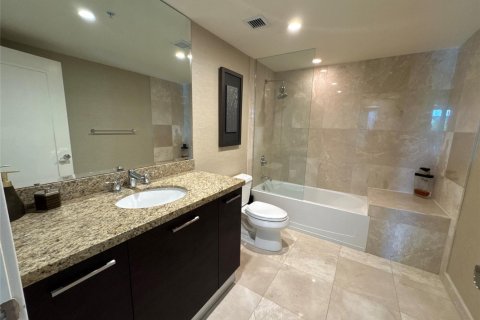 Condominio en venta en Bay Harbor Islands, Florida, 3 dormitorios, 236.62 m2 № 2175405 - foto 26