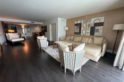 Condominio en venta en Bay Harbor Islands, Florida, 3 dormitorios, 236.62 m2 № 2175405 - foto 10