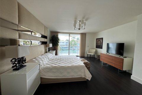 Condominio en venta en Bay Harbor Islands, Florida, 3 dormitorios, 236.62 m2 № 2175405 - foto 15