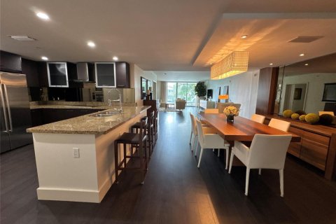 Condominio en venta en Bay Harbor Islands, Florida, 3 dormitorios, 236.62 m2 № 2175405 - foto 21