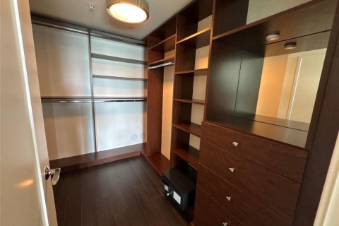 Condominio en venta en Bay Harbor Islands, Florida, 3 dormitorios, 236.62 m2 № 2175405 - foto 16