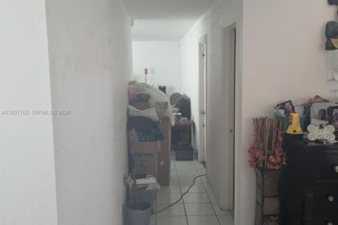 Villa ou maison à vendre à Pembroke Pines, Floride: 4 chambres, 196.4 m2 № 1995415 - photo 16