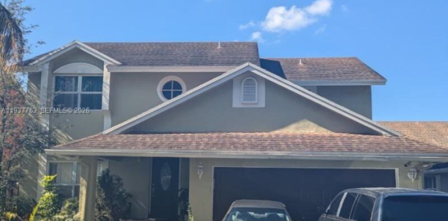 Villa ou maison à Pembroke Pines, Floride 4 chambres, 196.4 m2 № 1995415