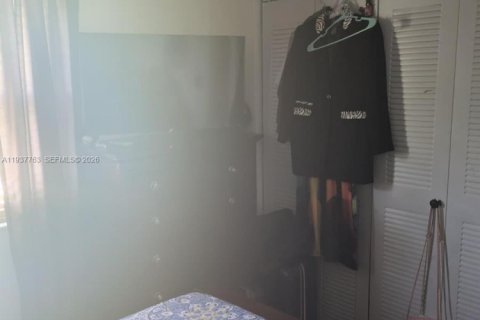 Villa ou maison à vendre à Pembroke Pines, Floride: 4 chambres, 196.4 m2 № 1995415 - photo 8