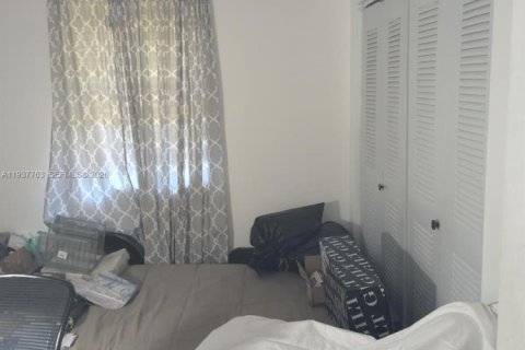 Villa ou maison à vendre à Pembroke Pines, Floride: 4 chambres, 196.4 m2 № 1995415 - photo 4