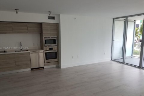 Condo in Miami Beach, Florida, 1 bedroom  № 1638330 - photo 22