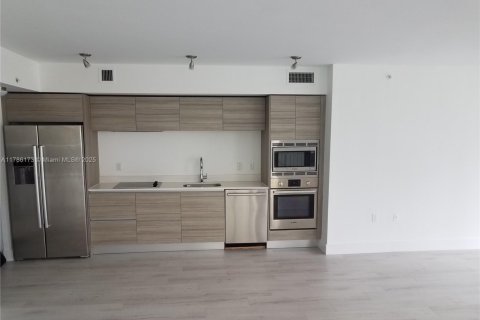 Condo in Miami Beach, Florida, 1 bedroom  № 1638330 - photo 21