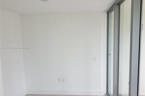 Condo in Miami Beach, Florida, 1 bedroom  № 1638330 - photo 11