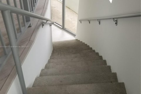 Condo in Miami Beach, Florida, 1 bedroom  № 1638330 - photo 24