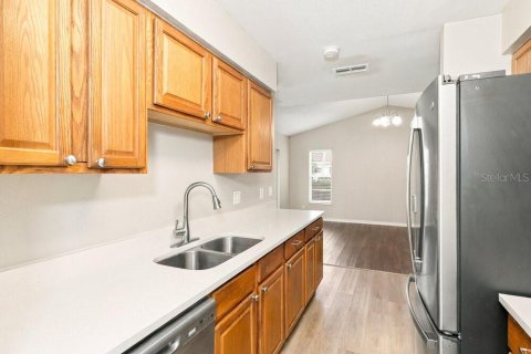 House in New Port Richey, Florida 3 bedrooms, 141.58 sq.m. № 2403419 - photo 7
