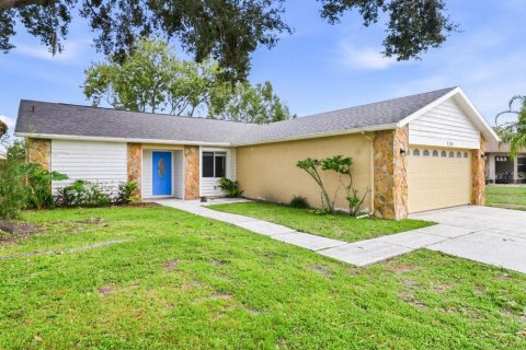 House in New Port Richey, Florida 3 bedrooms, 141.58 sq.m. № 2403419 - photo 3
