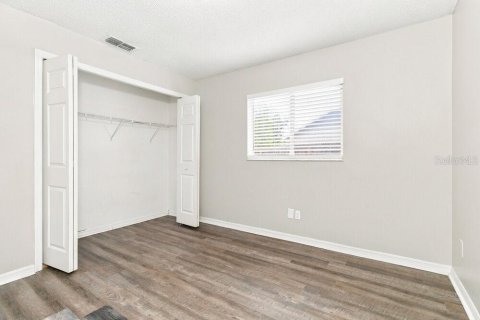House in New Port Richey, Florida 3 bedrooms, 141.58 sq.m. № 2403419 - photo 12