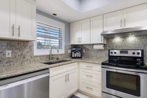 Condo in Boca Raton, Florida, 1 bedroom  № 2082035 - photo 11