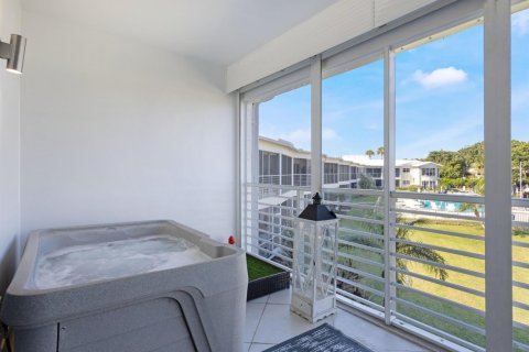 Condo in Boca Raton, Florida, 1 bedroom  № 2082035 - photo 17