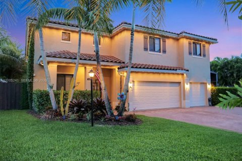 Villa ou maison à louer à Homestead, Floride: 6 chambres, 446.86 m2 № 2413003 - photo 2