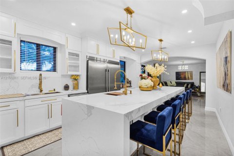 Villa ou maison à louer à Homestead, Floride: 6 chambres, 446.86 m2 № 2413003 - photo 16
