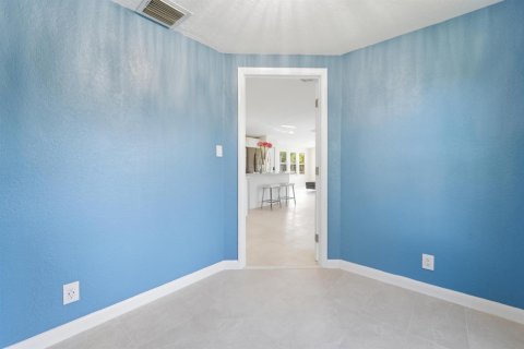 House in Jupiter, Florida 3 bedrooms, 112.6 sq.m. № 2246241 - photo 25