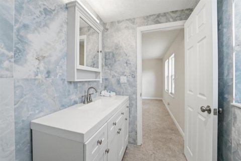 House in Jupiter, Florida 3 bedrooms, 112.6 sq.m. № 2246241 - photo 27