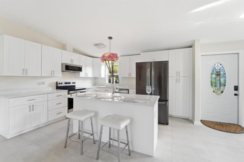 House in Jupiter, Florida 3 bedrooms, 112.6 sq.m. № 2246241 - photo 9