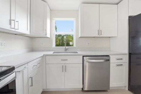 House in Jupiter, Florida 3 bedrooms, 112.6 sq.m. № 2246241 - photo 11