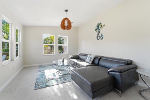 House in Jupiter, Florida 3 bedrooms, 112.6 sq.m. № 2246241 - photo 14