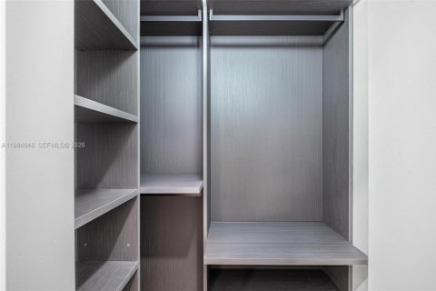 Condo in Miami Beach, Florida, 1 bedroom  № 2047523 - photo 10