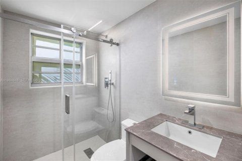Condo in Miami Beach, Florida, 1 bedroom  № 2047523 - photo 8