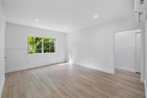 Condo in Miami Beach, Florida, 1 bedroom  № 2047523 - photo 6