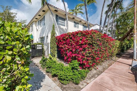Condo in Miami Beach, Florida, 1 bedroom  № 2047523 - photo 14