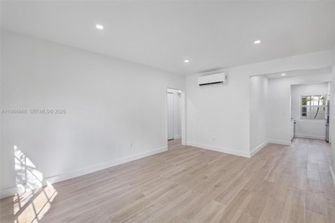 Condo in Miami Beach, Florida, 1 bedroom  № 2047523 - photo 7