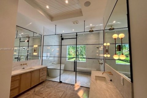 House in Pinecrest, Florida 633.5 sq.m. № 1949233 - photo 9
