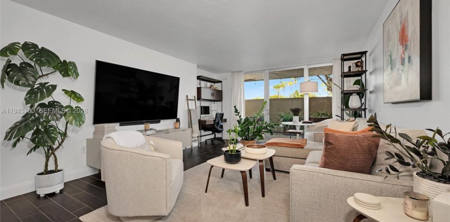 Condominio en Miami, Florida, 2 dormitorios  № 2002098