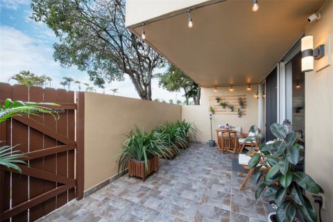 Condominio en venta en Miami, Florida, 2 dormitorios, 91.32 m2 № 2002098 - foto 24