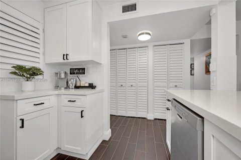 Condominio en venta en Miami, Florida, 2 dormitorios, 91.32 m2 № 2002098 - foto 9