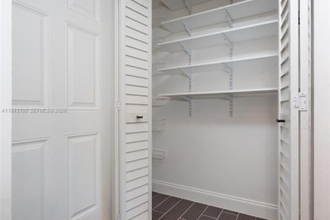 Condominio en venta en Miami, Florida, 2 dormitorios, 91.32 m2 № 2002098 - foto 15