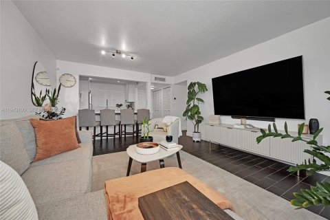 Condominio en venta en Miami, Florida, 2 dormitorios, 91.32 m2 № 2002098 - foto 4