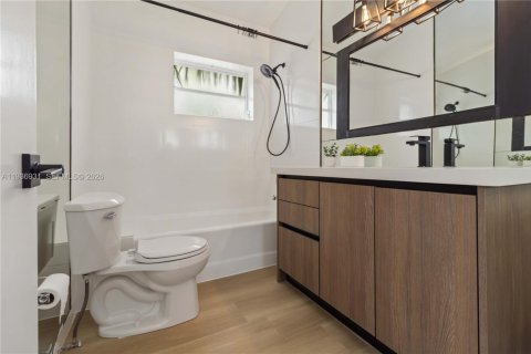 Villa ou maison à louer à Miami, Floride: 3 chambres, 178.09 m2 № 1995205 - photo 5