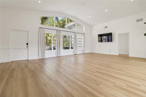 Villa ou maison à louer à Miami, Floride: 3 chambres, 178.09 m2 № 1995205 - photo 3