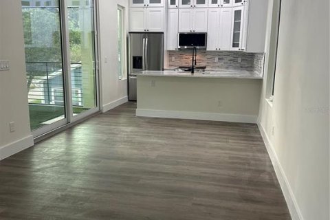 House in Orlando, Florida 3 bedrooms, 108.7 sq.m. № 1826652 - photo 3