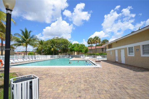 Copropriété à vendre à Coral Springs, Floride: 2 chambres, 71.35 m2 № 1958140 - photo 28