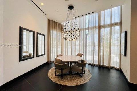 Copropriété à vendre à Miami, Floride: 2 chambres, 151.43 m2 № 2247540 - photo 28